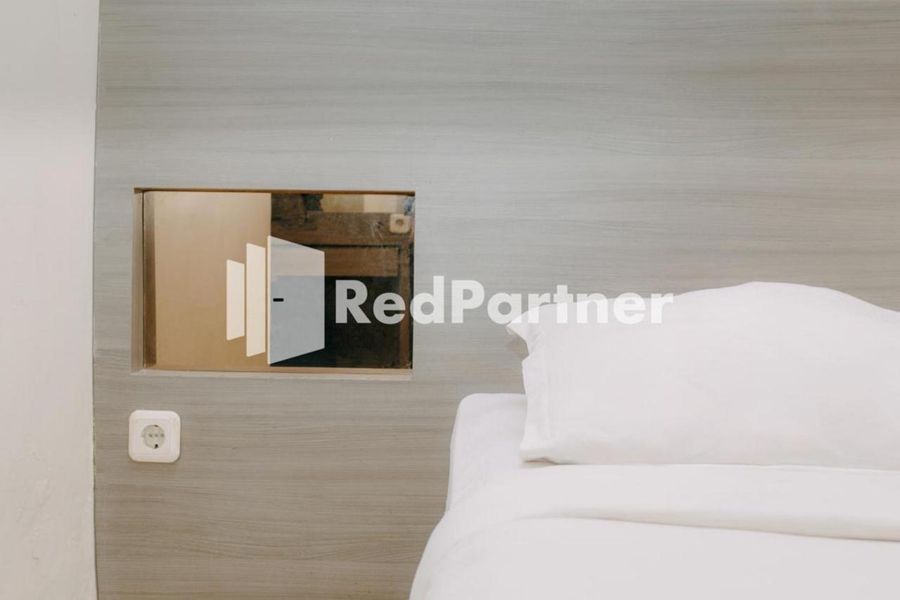 We Stay Residence Redpartner Surabaya Exterior foto