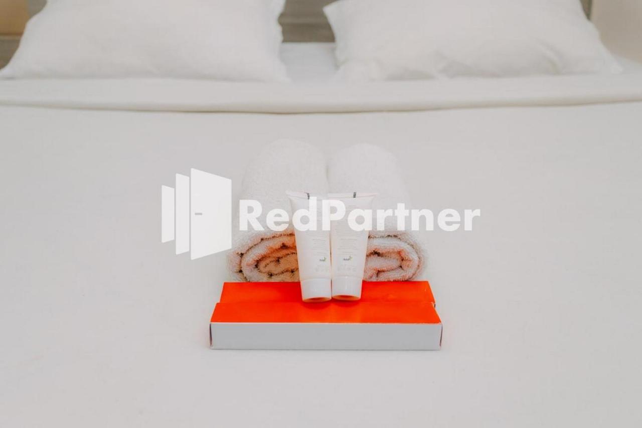 We Stay Residence Redpartner Surabaya Exterior foto